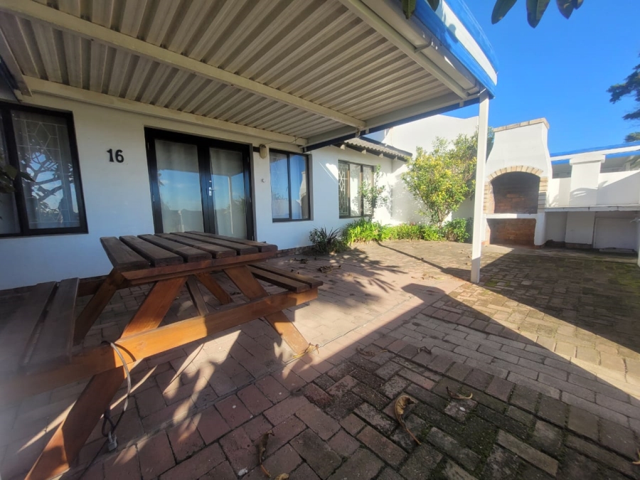 3 Bedroom Property for Sale in Paradise Beach Eastern Cape